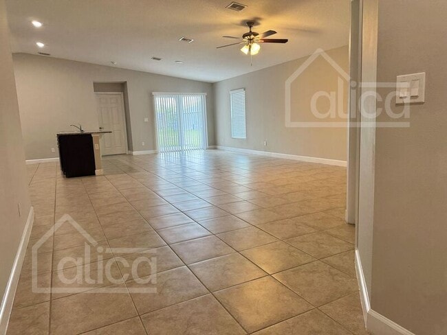 Photo - 735 Gelaso St SW