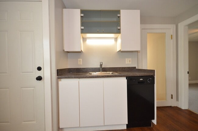 Photo - 75 Beacon St Unit 1