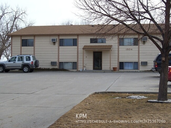 Building Photo - 1504 Sioux Ave Unit #2