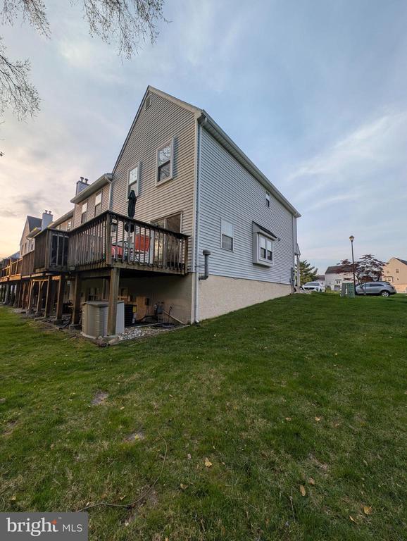 Photo - 609 Hartland Ct