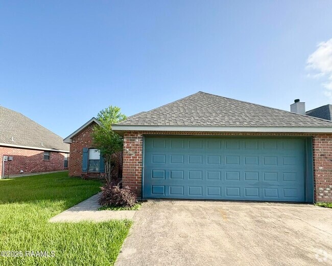 Building Photo - 121 Troubadore Dr Rental