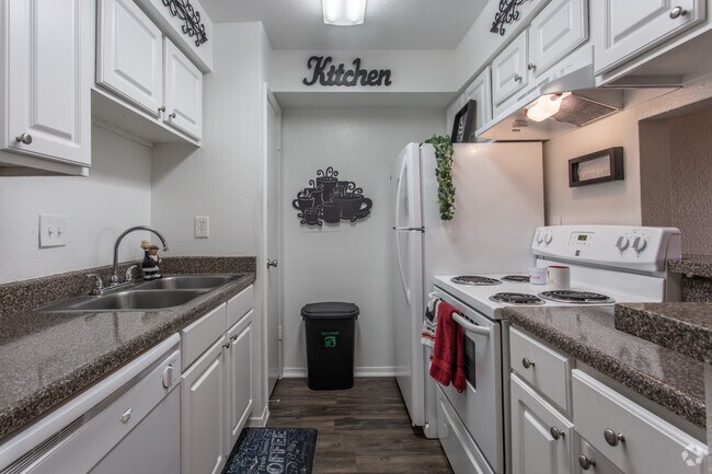 1 Br, Kitchen - Meadowbrook