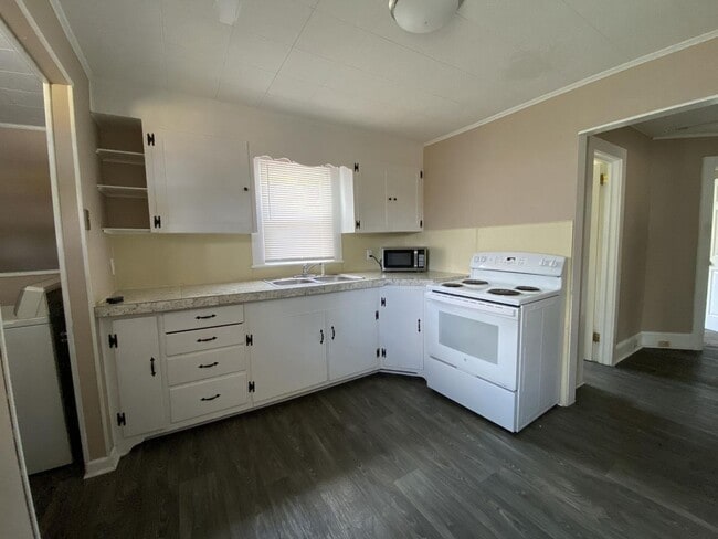 Photo - Cute two bedroom house in quiet neighborhood