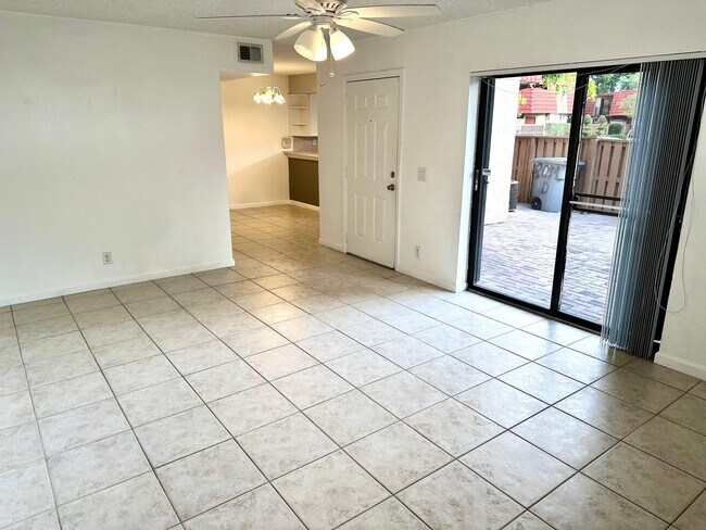 Photo - 8081 Severn Dr