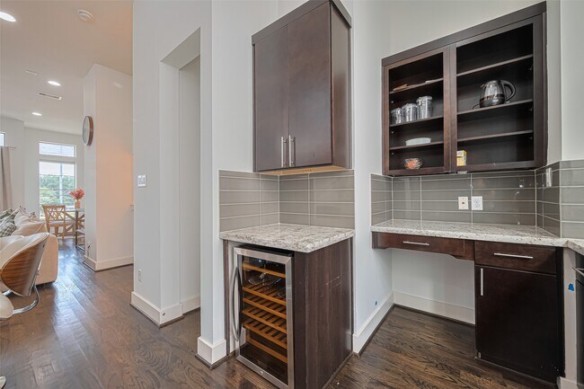 Photo - 1622 Ovid St