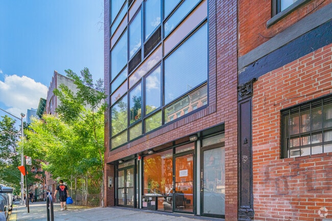 229 E 2nd St, Nueva York, NY 10009-7070 - 229 E 2nd St