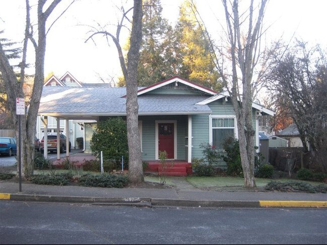 Photo - 335 Avery St Casa