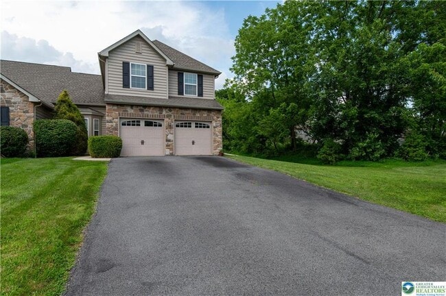 Photo - 835 Spring White Dr House