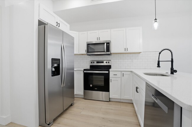 Photo - 147-149 N Gross St Unidad 5