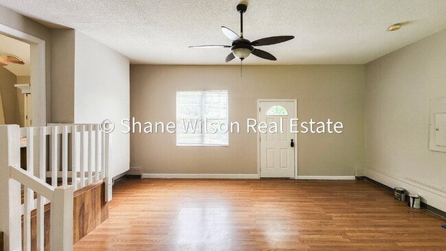 Photo - 162 Shawn Ln