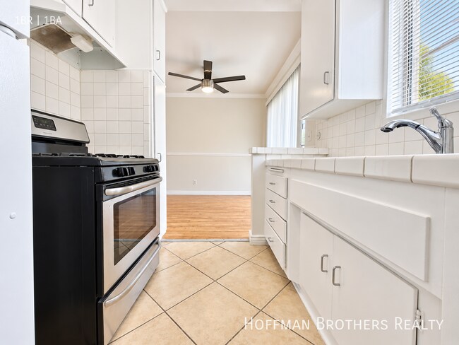 5726 Camellia Ave Unit 306