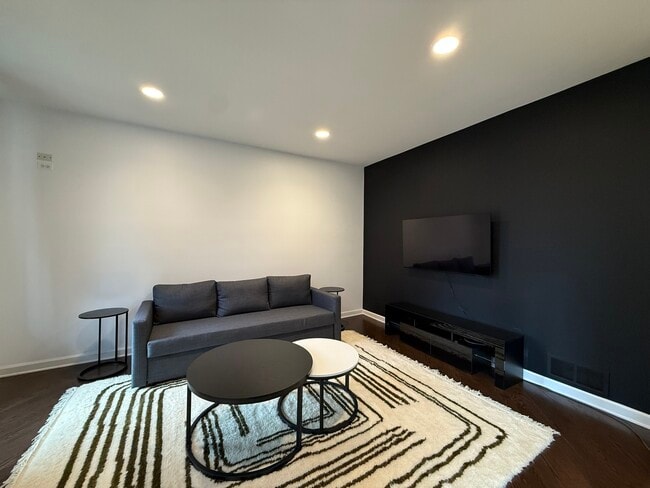 Photo - 354 Baltimore Dr