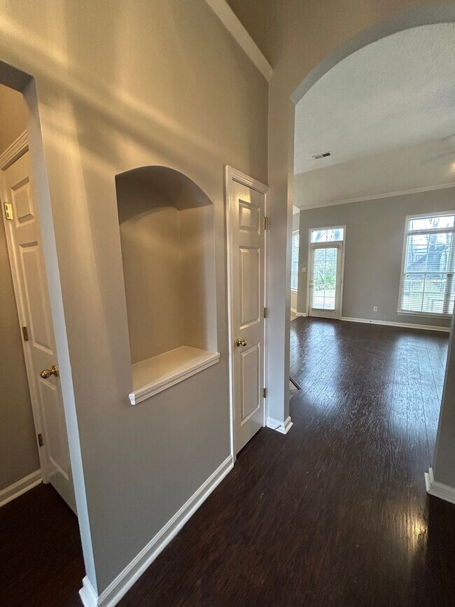 9204 Acadia Pl