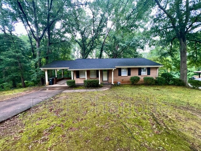 Building Photo - 3017 Arnold Dr