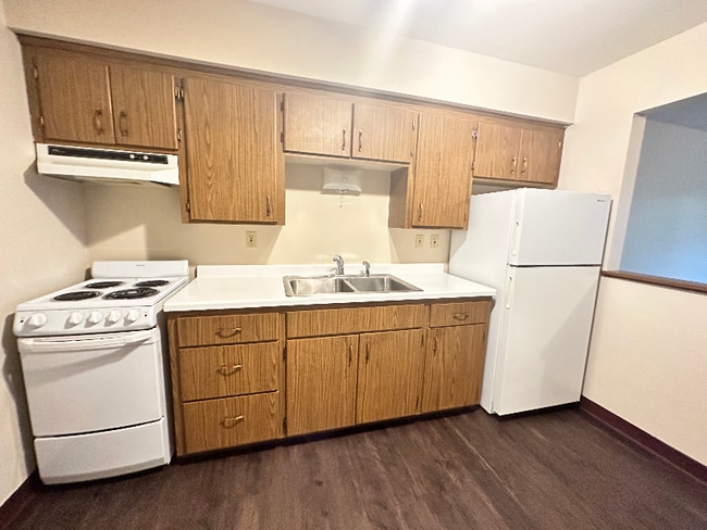 Building Photo - 1321 Division St Rental