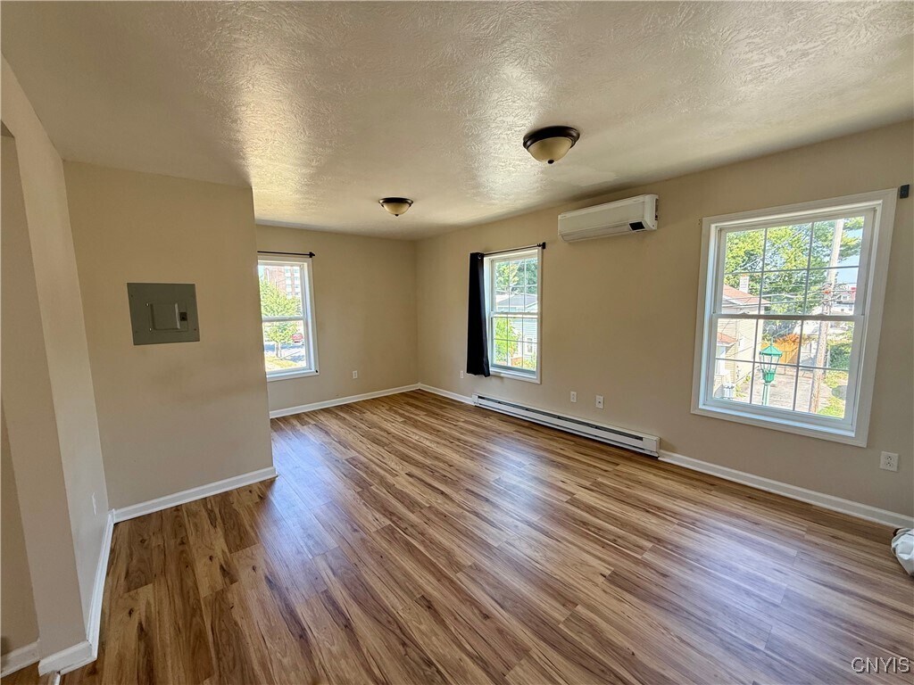 Photo - 222 Academy St