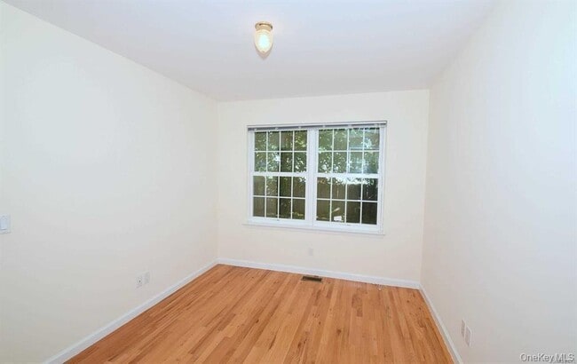 Photo - 74 Firwood Rd