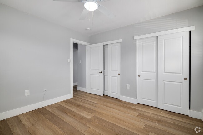 2BR, 1BA - 800SF - Primary Bedroom