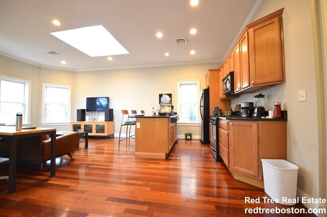 Photo - 10 Bristol St Unit 3