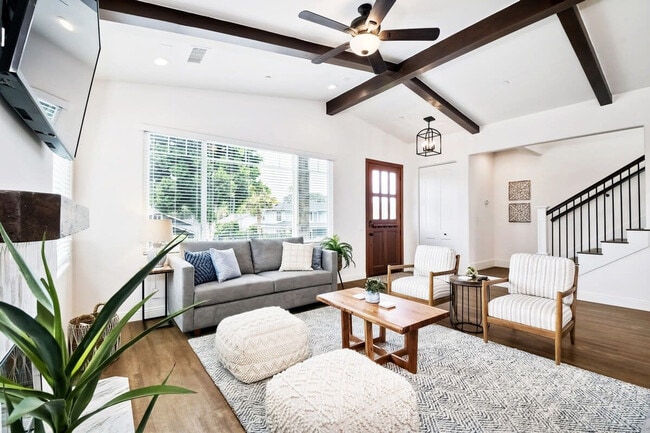 Building Photo - 539 San Dieguito Dr Rental