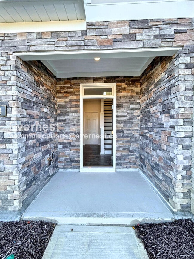 Photo - 813 Washington St