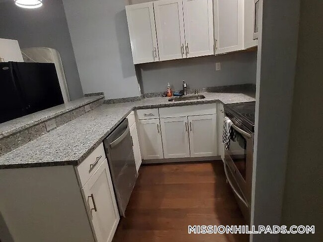 Photo - 846 Huntington Ave