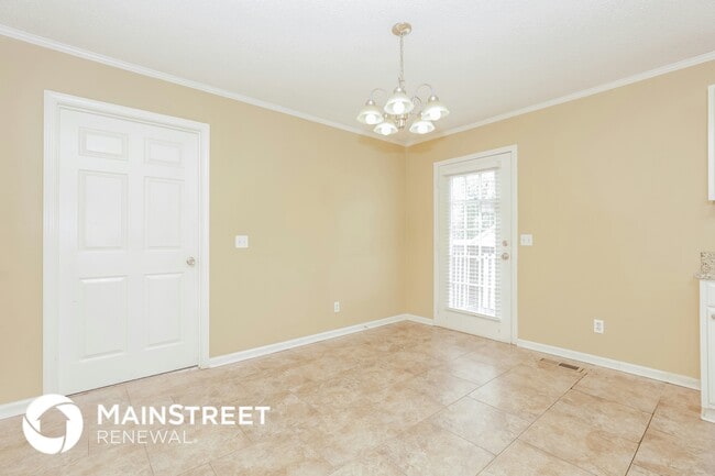 Photo - 701 Comanche Ct