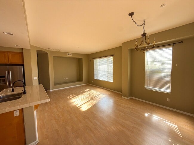 Photo - 1280 Haglar Wy