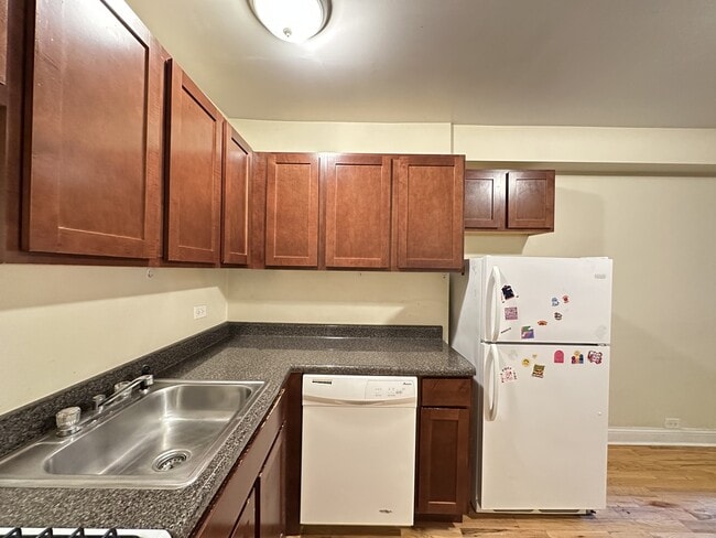 Photo - 1335 N Dearborn St Unit J01P