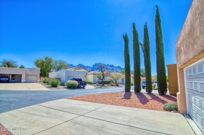 10201 N Hatteras Pl