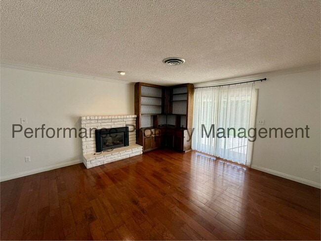 2508 Prestwick Ct