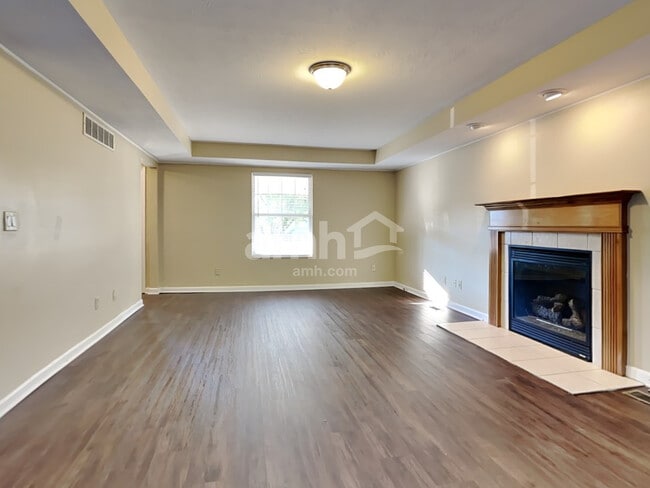 Photo - 15 Churchill Manor Ct