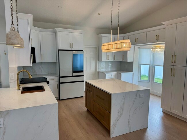 Photo - 64 Paxford Ln