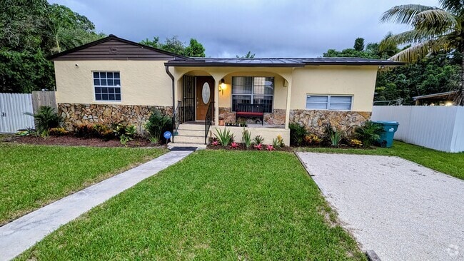 Building Photo - 90 NW 144th St Rental