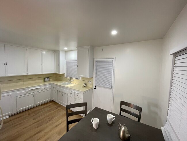 Photo - 1601 Glendon Ave Unit 3