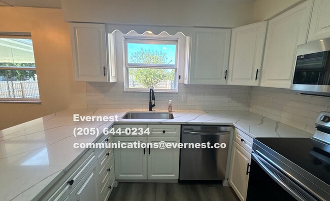 Photo - 6642 Glacier Ave