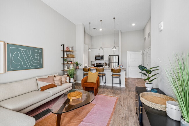 A6 1BR, 1BA - 674SF - Living Room