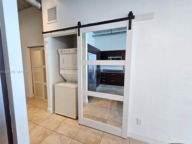 3029 NE 188th St Unit 323