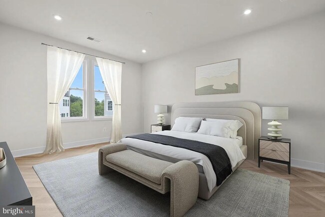 Photo - 13916 Aviation Pl