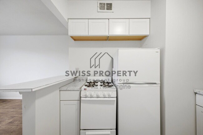 Photo - 544 Riverview Dr Unit B3