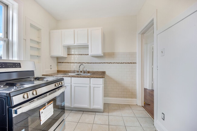 Photo - 2749 N Kilbourn Ave Unit 2