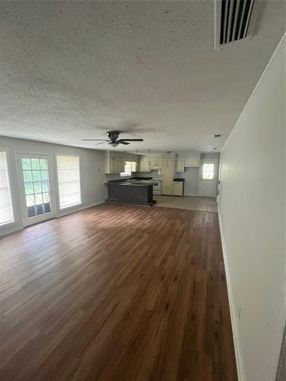 Photo - 6350 Gilbert Dr W