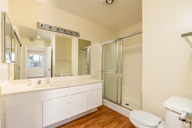 2BR, 2BA - 1,160SF - Primary Bathroom