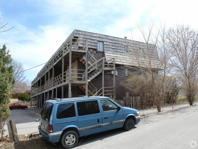 Photo - Saxton Apartments