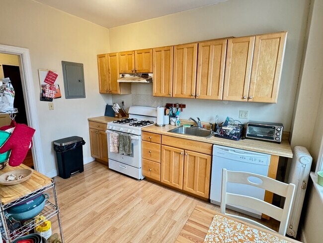 Photo - 160 Strathmore Rd Apartment Unit 21