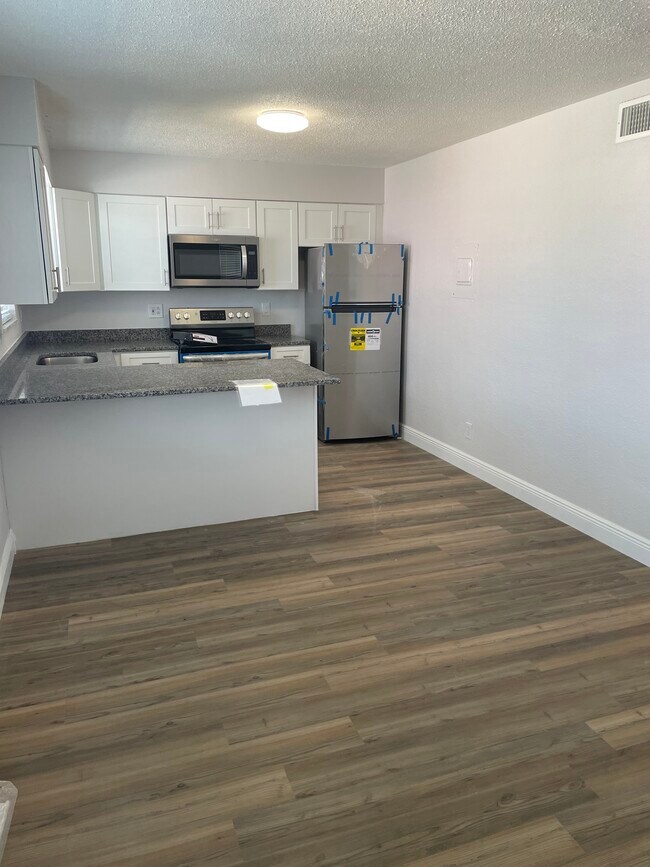 Photo - 121 Marcelle Ave