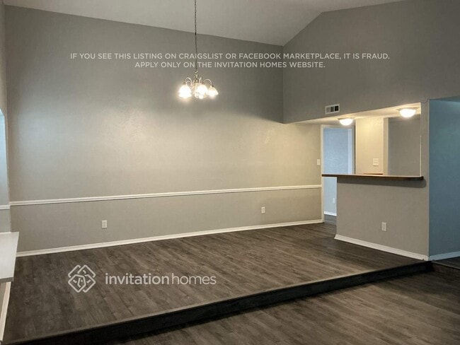 Photo - 421 Kingsbridge Dr