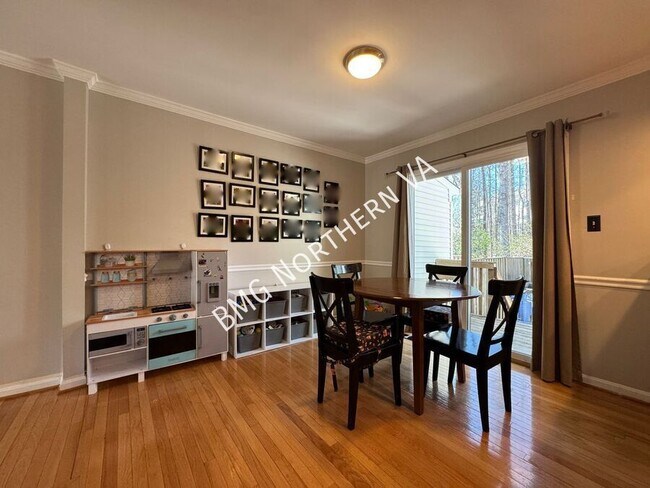 Photo - 6038 Rockton Ct