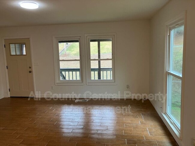 Photo - 1424 7th St NW