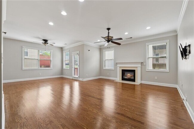 Photo - 3080 Whitfield Ave